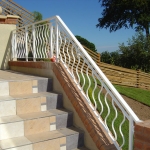 http://www.torbaysteelfabrications.co.uk/sites/default/files/galleria-gallery-images/Contemporary%20balustrade%20design.jpg