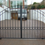 http://www.torbaysteelfabrications.co.uk/sites/default/files/galleria-gallery-images/Driveway%20gates%20-%20Torquay.jpg
